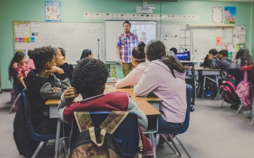Élèves en classe lors d'une activité pédagogique